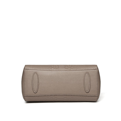 Classic Leather Handbag for Women – Elegant & Durable