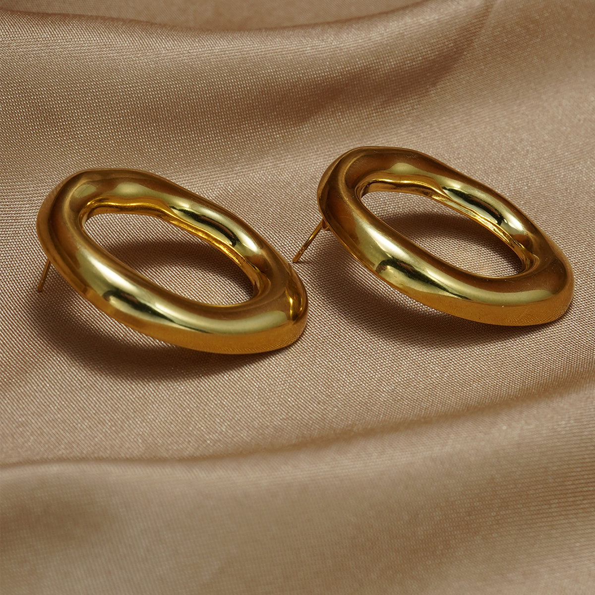 Women's 18K Gold Plated Hypoallergenic Oval Pendant Jewelry Set