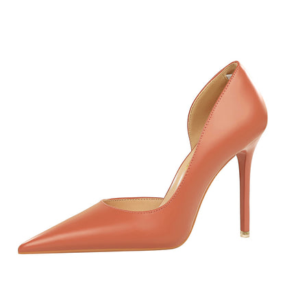 Women’s Classic Retro Pumps – Pointed Toe, Shallow Mouth Heels