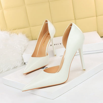 Women’s Classic Retro Pumps – Pointed Toe, Shallow Mouth Heels