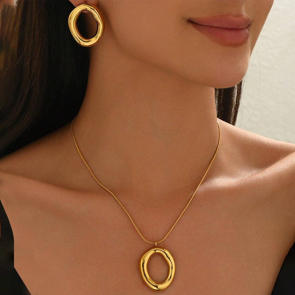 Women's 18K Gold Plated Hypoallergenic Oval Pendant Jewelry Set