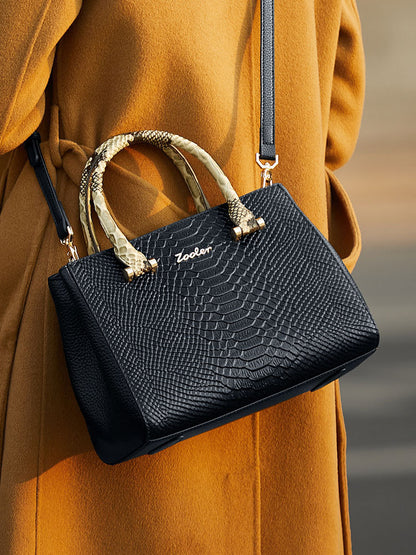 Classic Leather Handbag for Women – Elegant & Durable